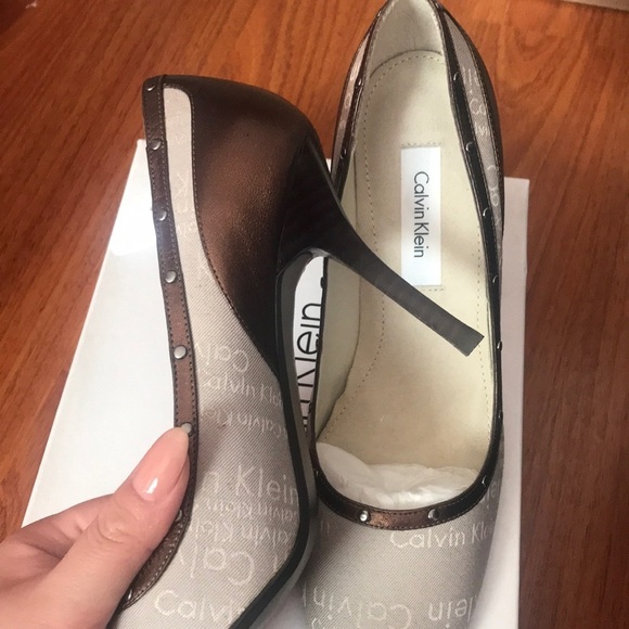 NIB Calvin Klein Round Toe - Picture 4 of 6